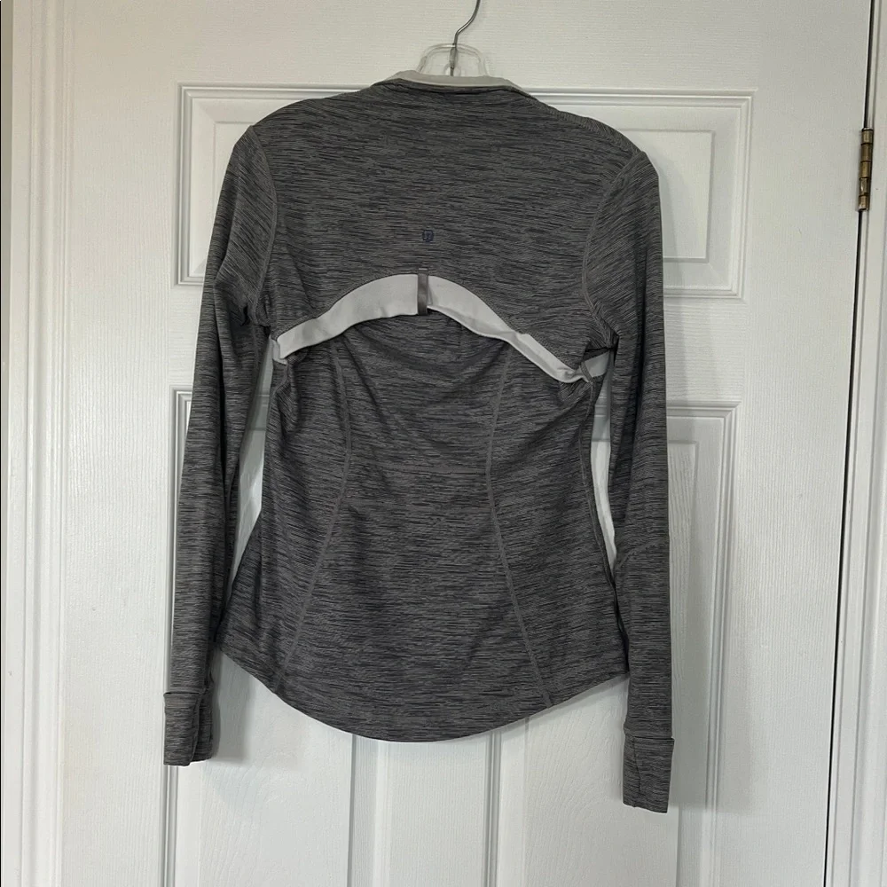 lululemon athletica Gray and White Women's Sweater - Picture 3 of 3